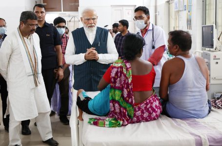 PM meets victims of train accident at hospital, in Balasore, Odisha on June 03, 2023.